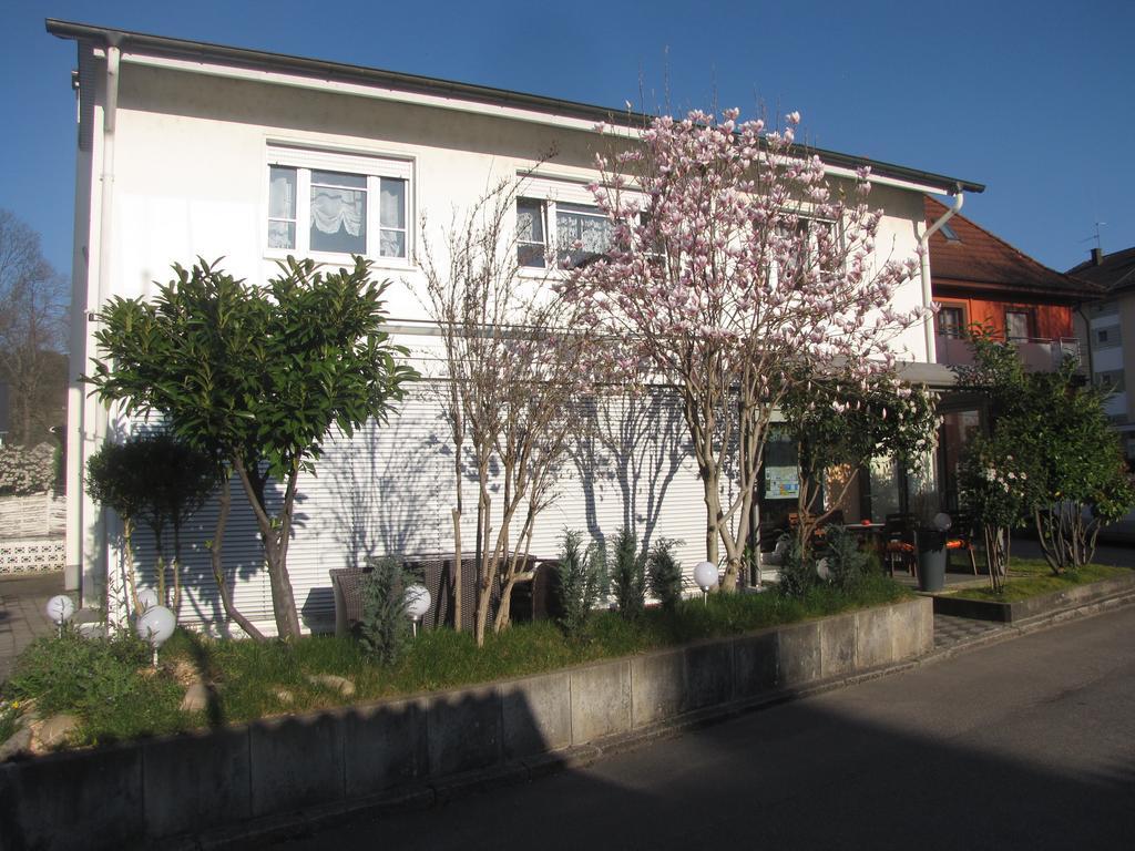 Gaestehaus3Land In Weil Am Rhein Rom bilde